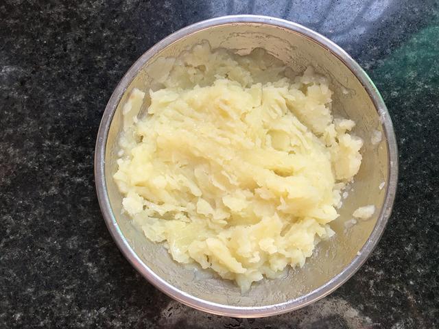 别在吃蛋挞了，尝尝这个“土豆杂蔬塔”：多元化的味道组合，真香