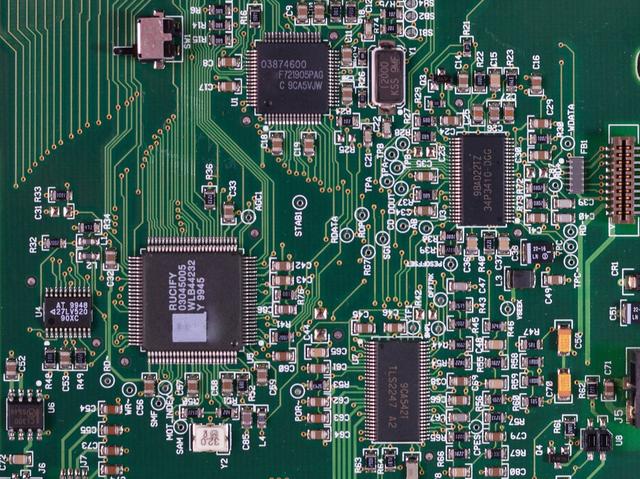 日本半导体产业辉煌不在，美国起到了很大作用