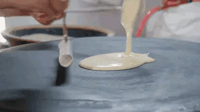 山东这家早餐店火了，猪头肉卷煎饼，30元1斤，网友：太便宜了