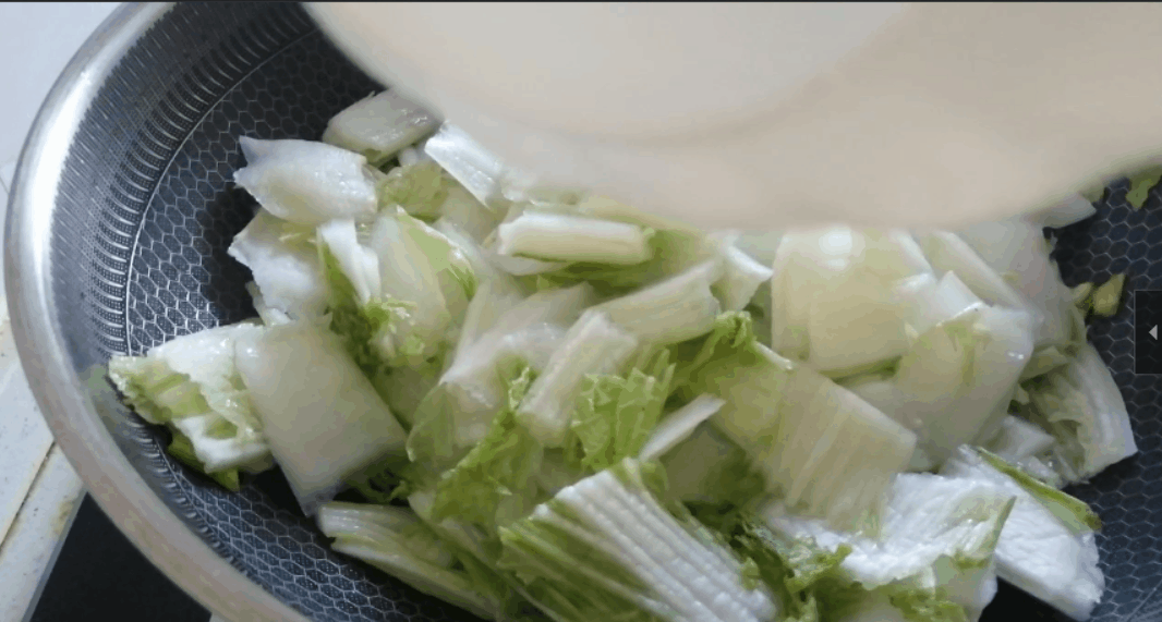 北方人的家常菜：海带白菜烧冻豆腐