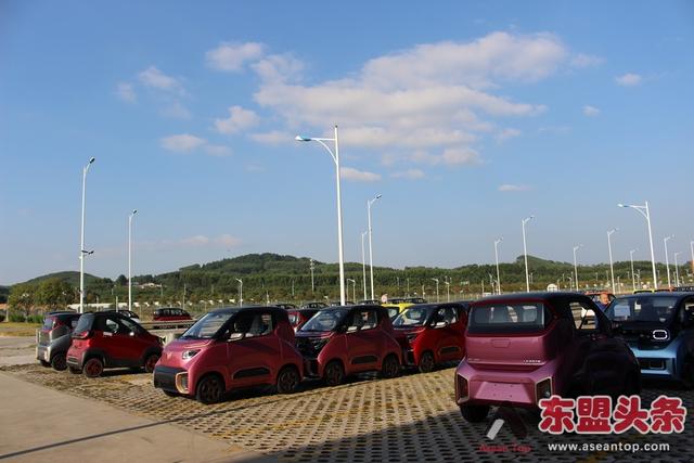 中国五菱“神车”创造新神话 新能源汽车销量超越特斯拉