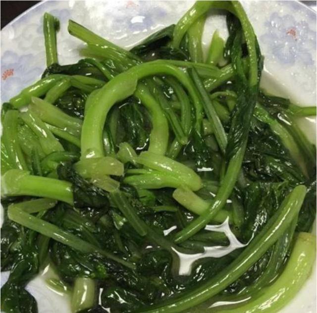 你的育儿经|23岁孕妈“产妇餐”火了，没人伺候只能自己下厨，网友：不心疼