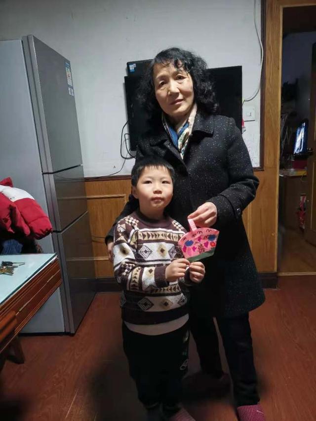 妈妈|长得真像！京都实验幼托园的孩子们纷纷晒出和妈妈的合影