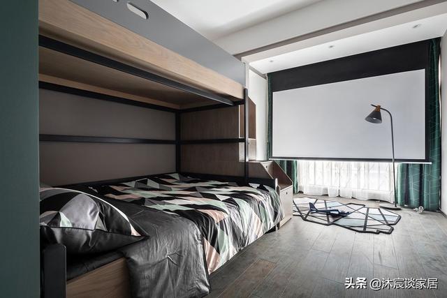 夫妻俩二次装修一切从简，吸取教训新家以灰色为主，室内简洁清爽