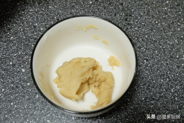 外焦里嫩的豆沙发面饼怎么做？烙一锅当早餐，层次分明香软美味