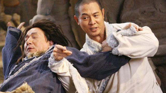 形同陌路|成龙李连杰片场发生冲突，大打出手，导演亲自去拉架