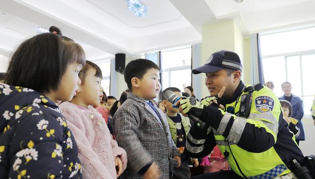 将安全出行的种子播进萌娃心中！