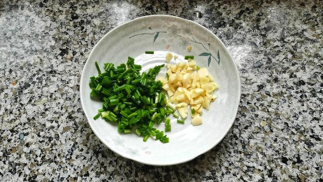 西红柿+冻豆腐这样做，酸香可口，特别下饭，不光好吃还能减肥