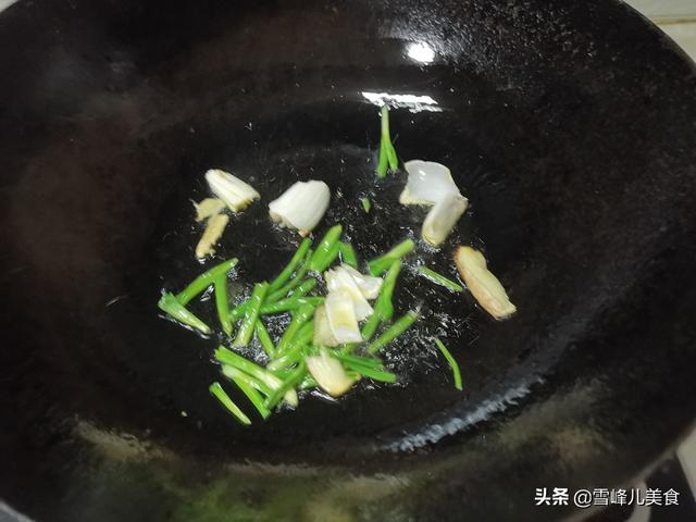 邻居送来此菜，告诉我宁可不吃肉也要常吃它，网友：中国好邻居