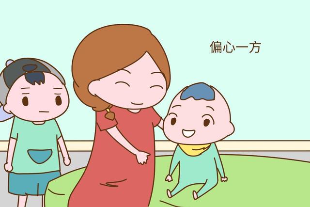 超级宝妈■“怎么忍心下得去手”二宝被大宝掐得浑身淤青,妈妈哭泣质问为何