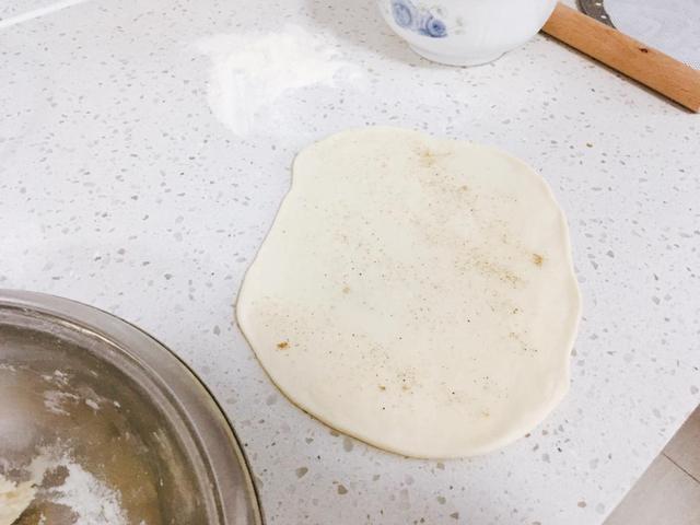 蒸花卷时葱花变色？教你1个小妙招，让你的花卷春意盎然