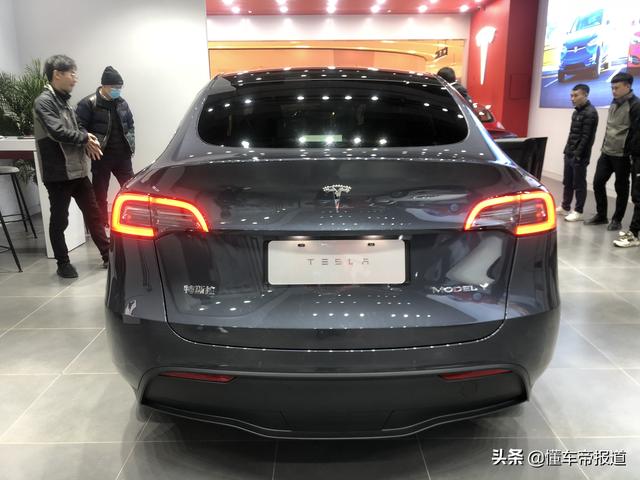 新车｜现场火爆/订单激增曾致官网瘫痪 Model Y已到店