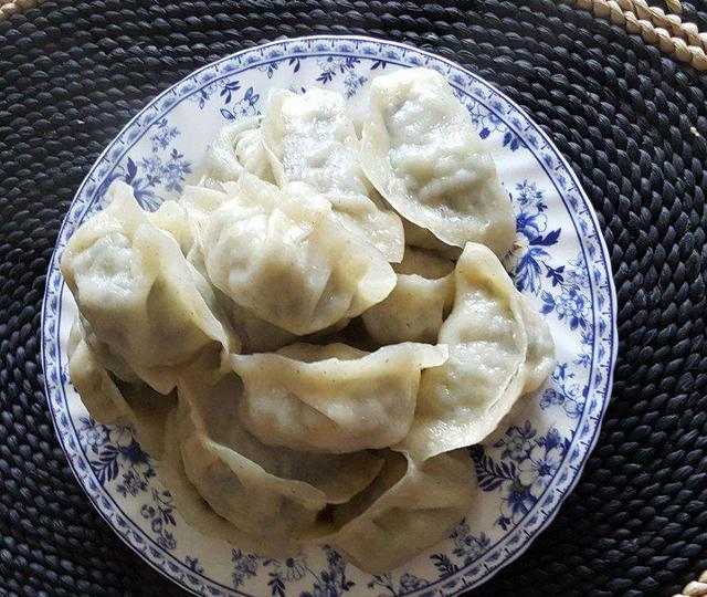 明日冬至！学会这样做菠菜猪肉水饺，营养美味又能解馋，很过瘾