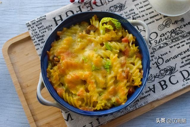 「超级宝妈」孩子最爱的早餐，有菜有肉还有奶，能量充足身体棒，我很乐意做