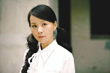 拱白菜的小猪|老戏骨吕中：47岁出道，73岁仍夺影后，与丈夫携手走过半个多世纪