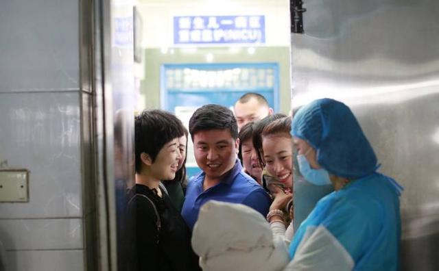 『你的育儿经』老婆在产房生产，老公在外面焦急等待时，老公需要避免做的几件事
