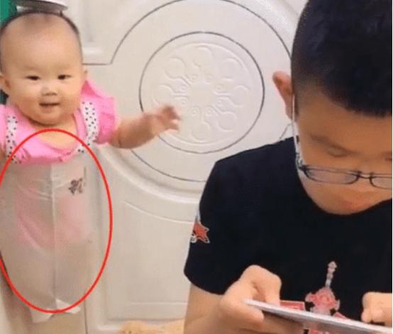 你的育儿经：“最懒舅舅”走红，为玩游戏“封印”外甥女，网友：是个人才