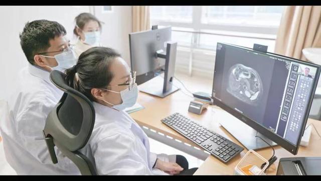 患者|知名医生“闭环中”，近400人次就诊怎么办