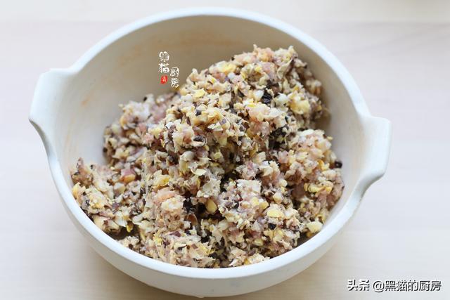 #你的育儿经#晒晒一线城市普通家庭母女俩的午餐，不精致但用心，孩子长个快