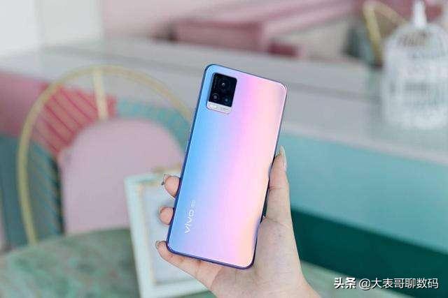 花2798买了vivo S7，本以为是神机，结果却是高价低配