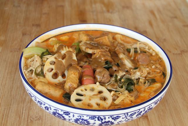 吃麻辣烫时，内行人专挑5种不压秤的菜，老板看到气得直跺脚