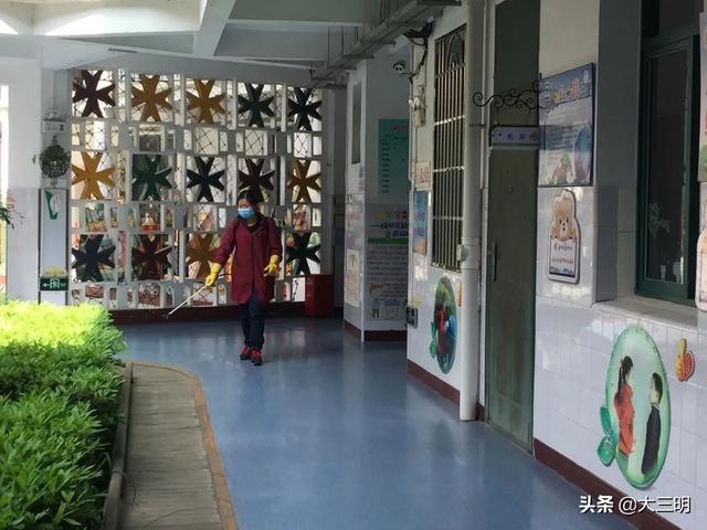 你的育儿经▲实操演练 为幼儿护航 ——梅列实幼开展新冠肺炎疫情防控演练