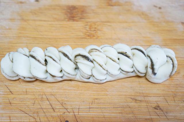 又香又甜的花卷，松软好吃，发酵一次就做好，网友：想吃