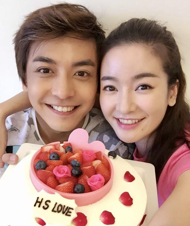 因戏生情，没想到戏外“小燕子”和“尔康”的婚后生活这么甜|资讯早知道