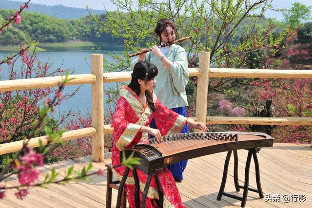 「旅行百事通」江西庐山下藏着中国版小马尔代夫，住水上小木屋，看春花满山遍野