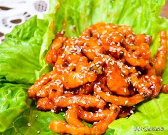『超级宝妈』儿童辅食做法推荐：酸甜茄汁鸡柳、香蕉鸡蛋煎饼、肉末香干油菜丝