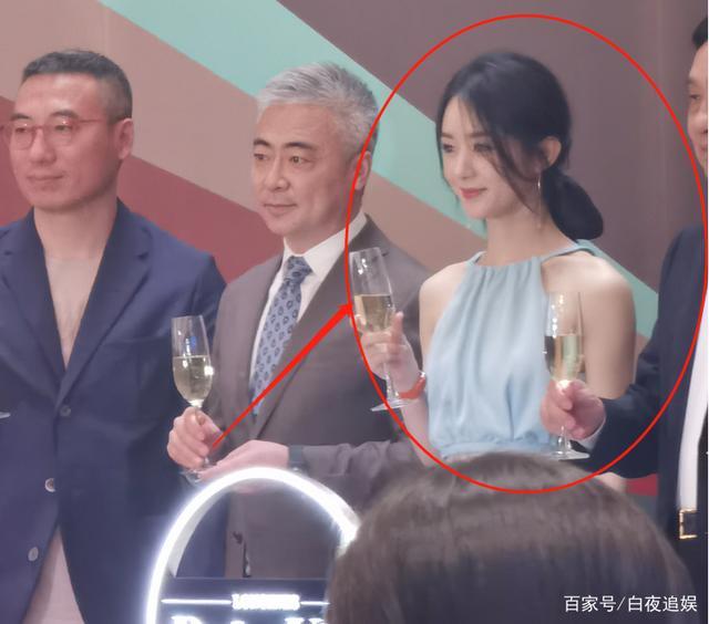 定格|赵丽颖出席新代言活动,现场生图被传开,确定有32岁?