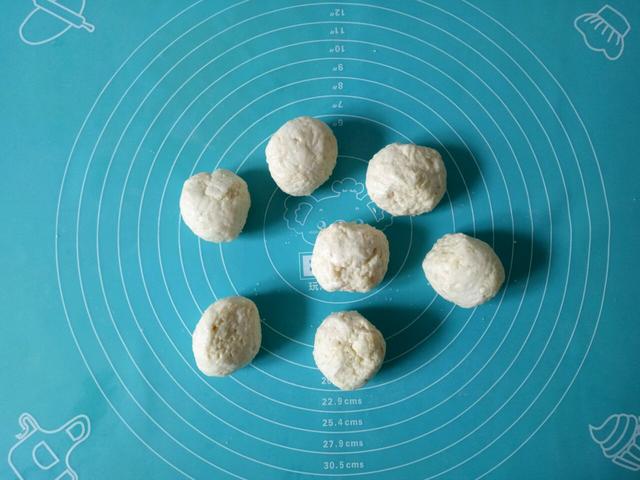 2个苹果，1碗面粉，30年第一次吃到这个新做法，上桌就光了