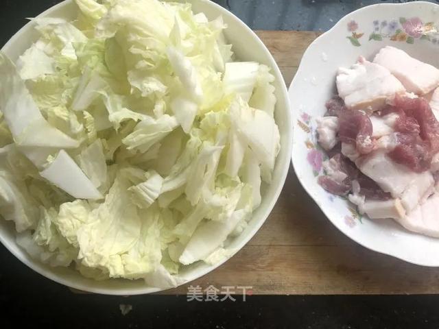 大白菜炖粉条：简简单单，热热乎乎，冬天吃最合适了