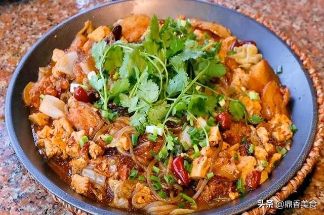 做白菜肉炖粉条，牢记"2放1窍门"，做对了，鲜香爽滑，不坨块