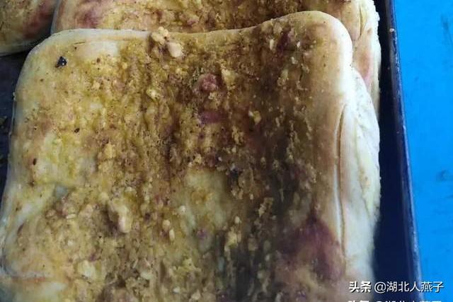 陕西特色美食炕炕馍，汉中人早上除了吃面皮就爱吃它，附上做法
