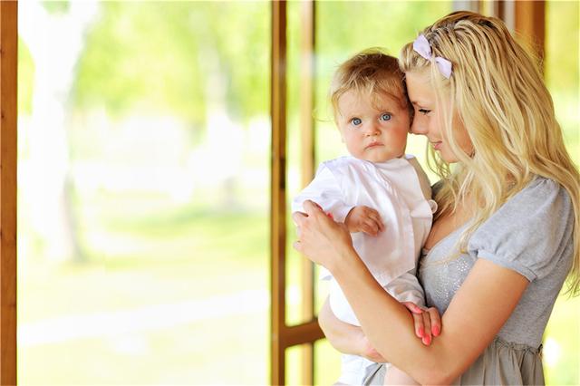 亲亲一家人|妈妈都听过宝贝这种哭声吗？他是在说爱你