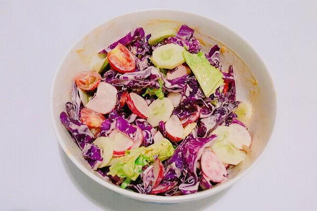 「天使宝贝」孕吐严重到不能吃饭，她选择吃泡面充饥，宝宝出生时家人乱套了