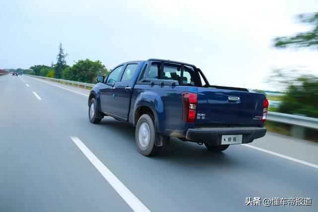 新车｜柴油动力低扭充沛！超大货厢宜商宜家！试驾自动挡铃拓