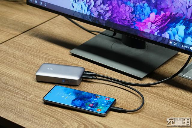 自带HDMI支持4K视频拓展，紫米多功能充电宝深度评测