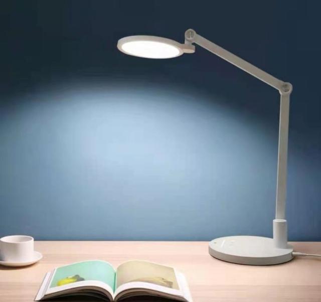万斯|LED台灯越用越暗？朗德万斯智能护眼灯实力圈粉