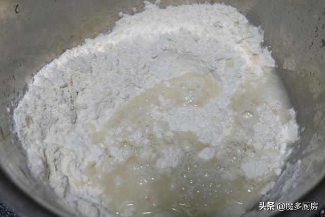 外焦里嫩的豆沙发面饼怎么做？烙一锅当早餐，层次分明香软美味