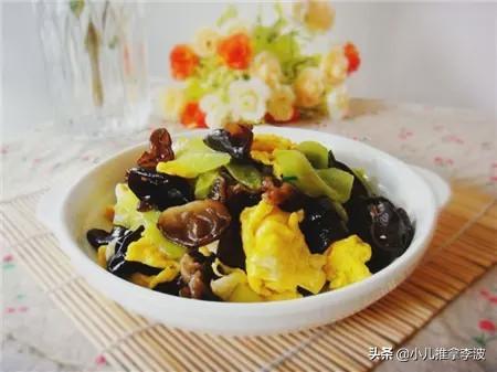 『超级宝妈』小儿推拿李波：宝宝春天这样吃长个排毒两不误，春天宝宝饮食秘籍