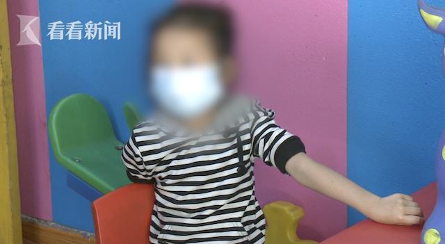 【中国经济网】家长无力支付入托费 6 岁女童被迫滞留幼儿园数月