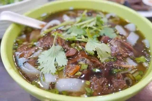 店里|中山北路这家潮州牛肉馆，创造了24年等位神话！真90年代的“杭州初代网红”