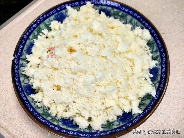 炸萝卜丸子，不加水不加面粉，教您1个简单方法，鲜香酥脆吃不腻