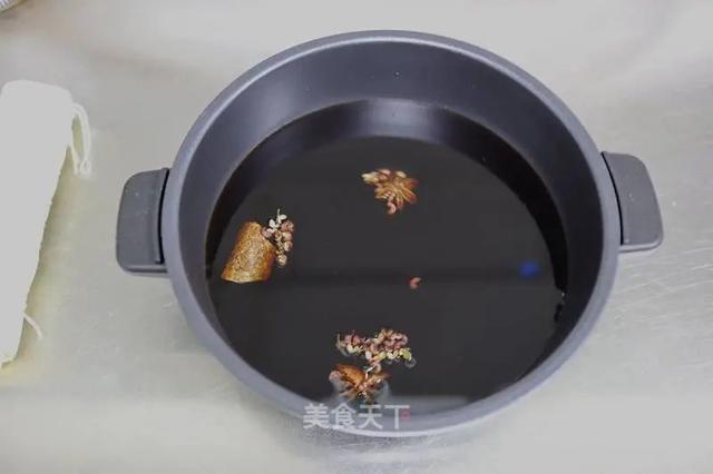 卤五香豆皮肉卷：肉香浓郁，解馋又下饭