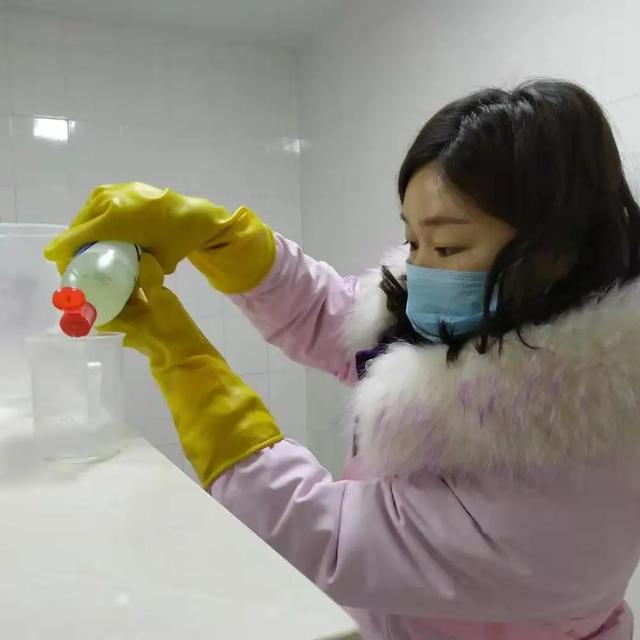 #你的育儿经#严格防控 筑牢病毒隔断屏障—县同和幼儿园全力做好疫情防控开学前消毒工作