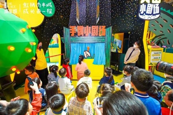 恐龙|市中心商场惊现“恐龙森林”亲子时光中探险绘本中的恐龙世界