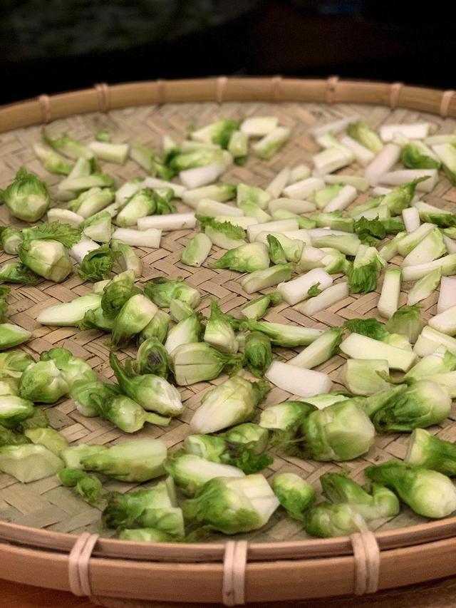 冬天遇到此菜别手软，一次腌上20斤，开胃解腻，随吃随做真方便