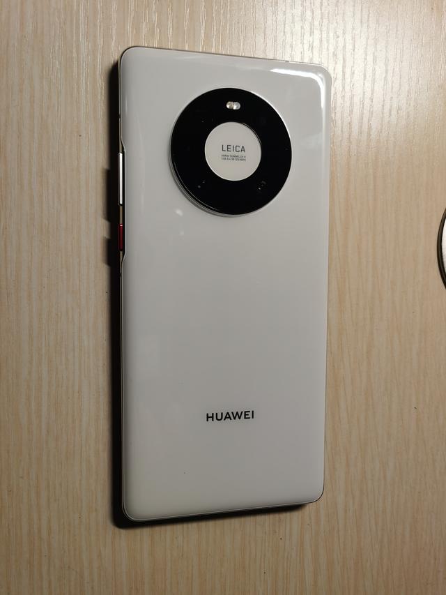 华为Mate40Pro首发，但华为也要说再见了